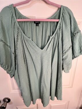 torrid Sage Green V-Neck Boho Peasant Top Sz 26/28